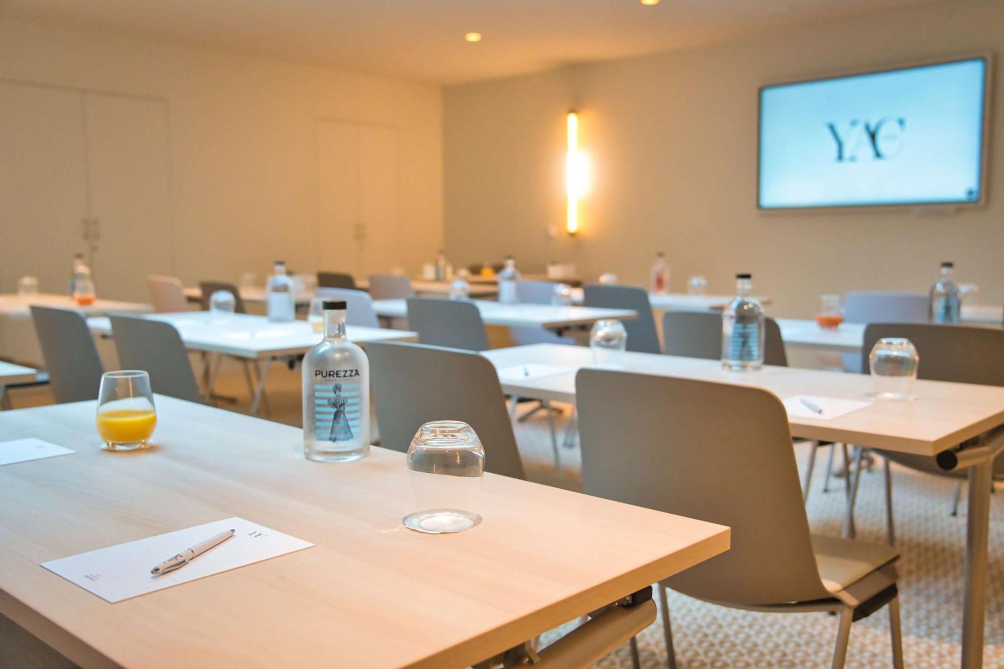 Hotel Yac Paris Clichy, A Member Of Radisson Individuals Exterior foto